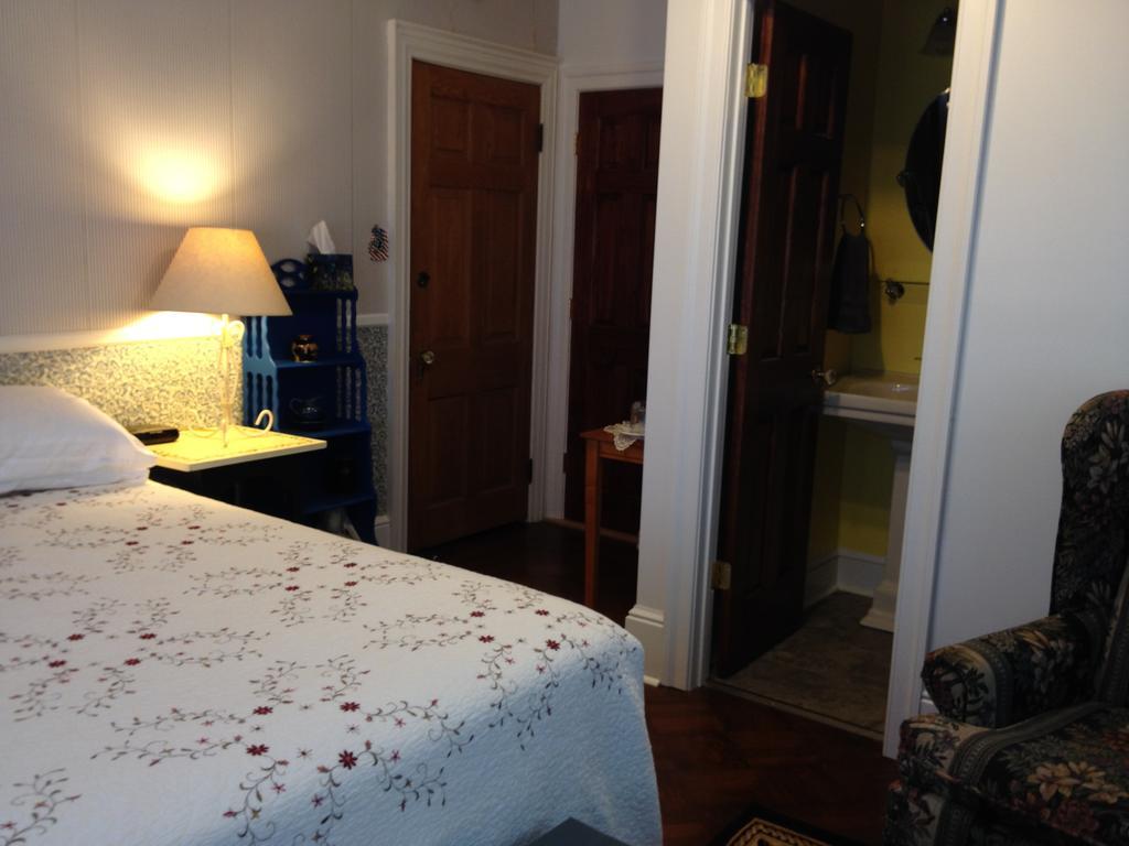 Red Lion Bed & Breakfast Экстерьер фото