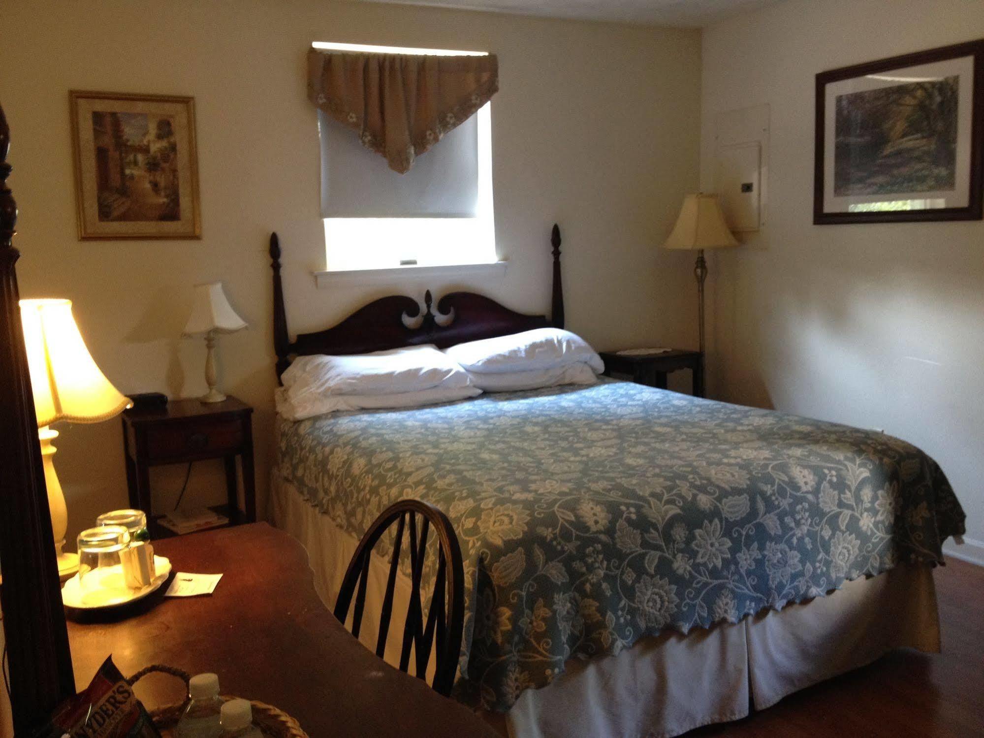 Red Lion Bed & Breakfast Экстерьер фото