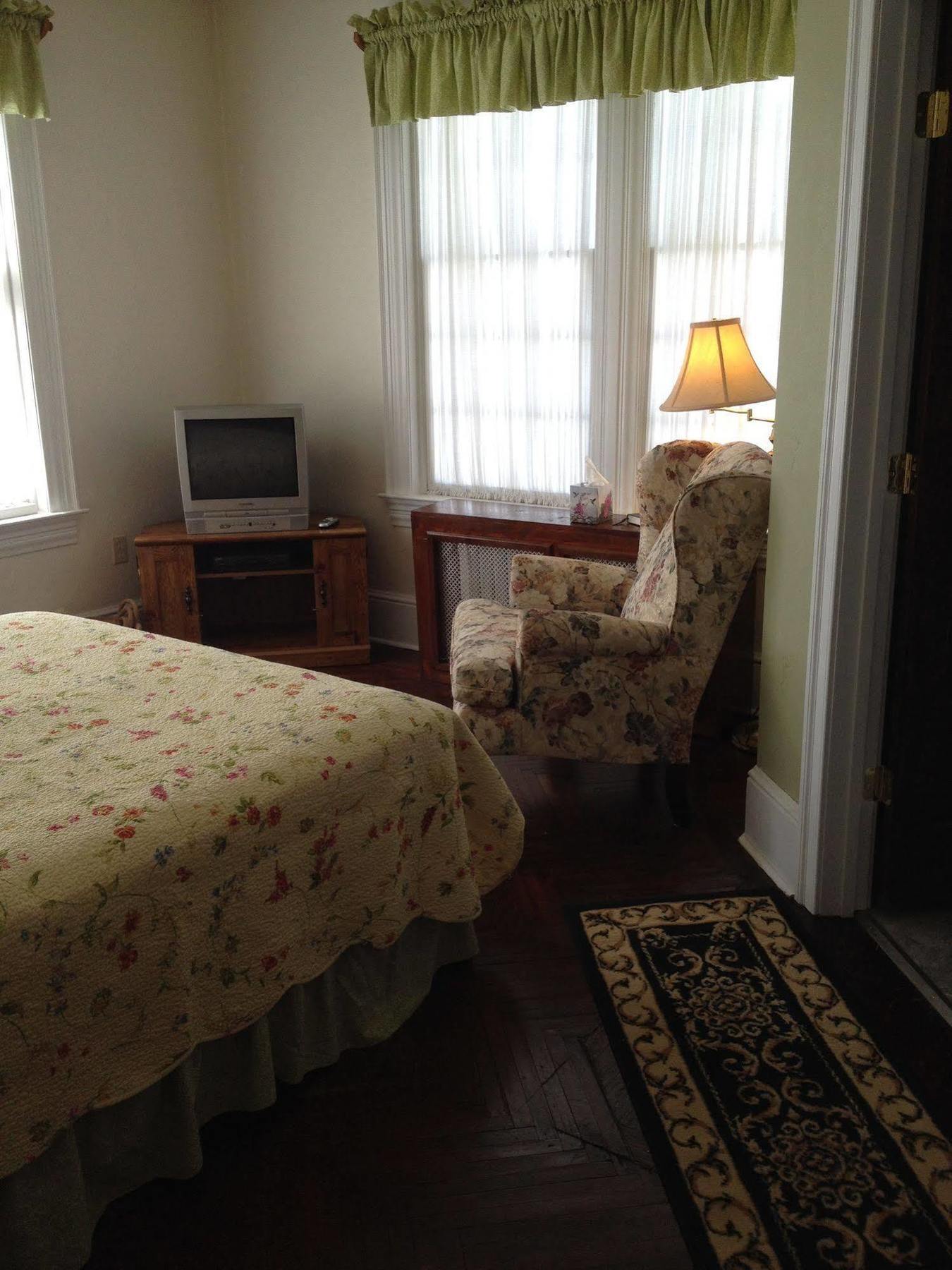 Red Lion Bed & Breakfast Экстерьер фото