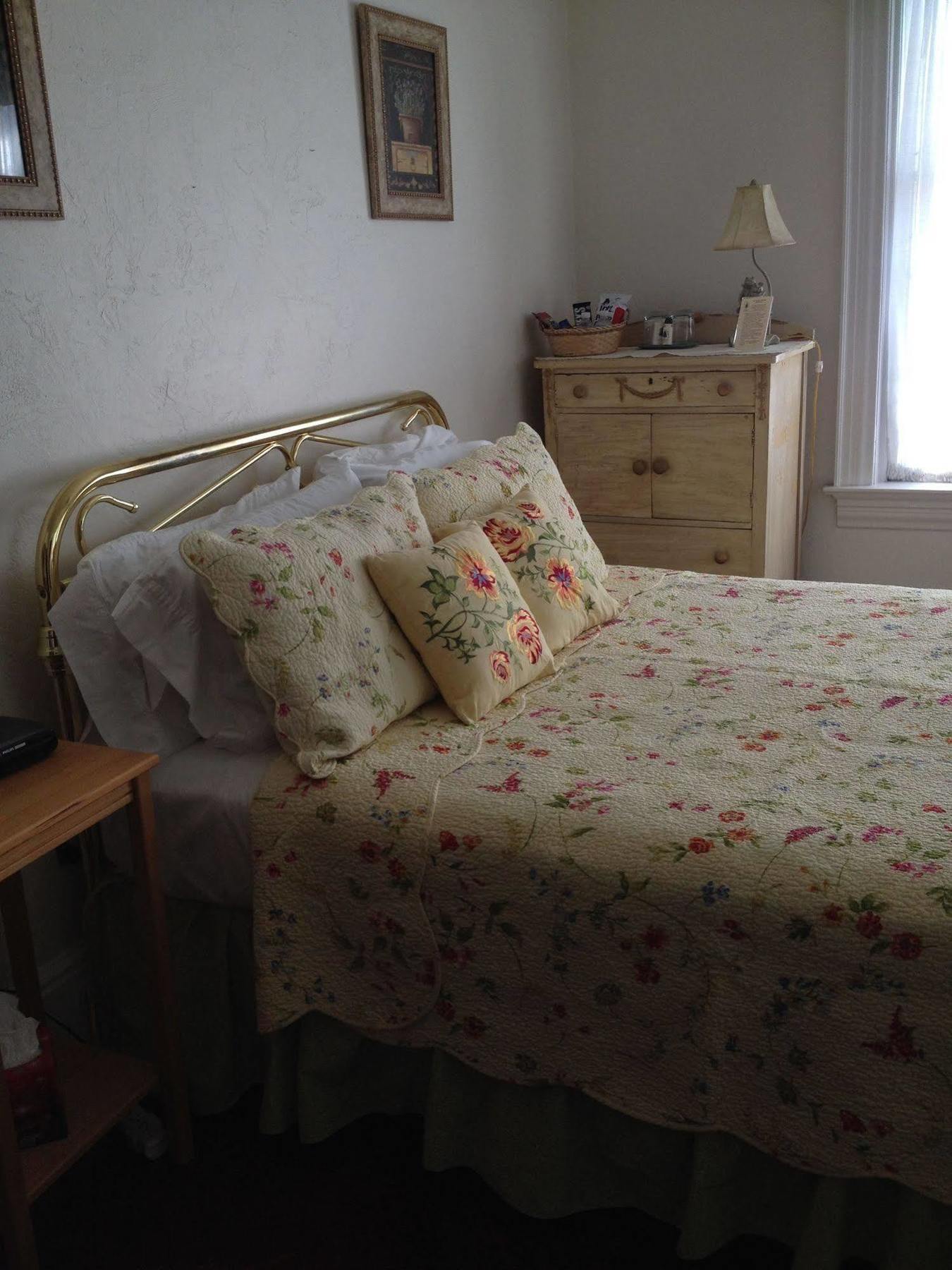 Red Lion Bed & Breakfast Экстерьер фото